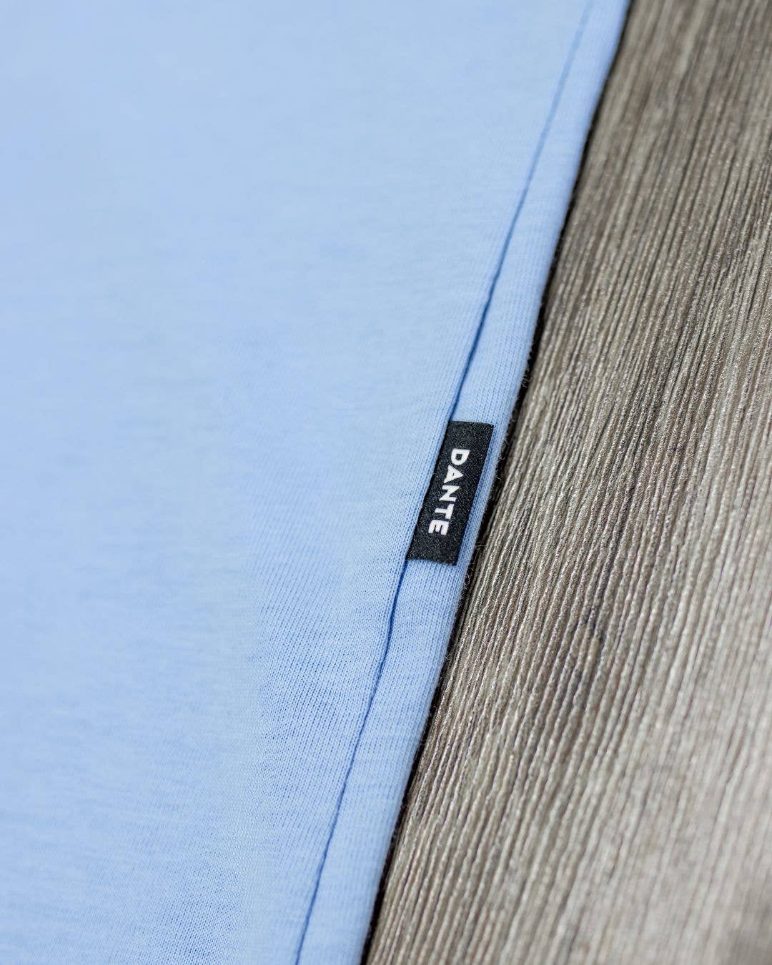 T-shirt donna antimacchia Blue Sky in cotone con scollo a V