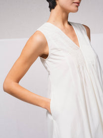 Abito midi a trapezio in cotone con scollo a V