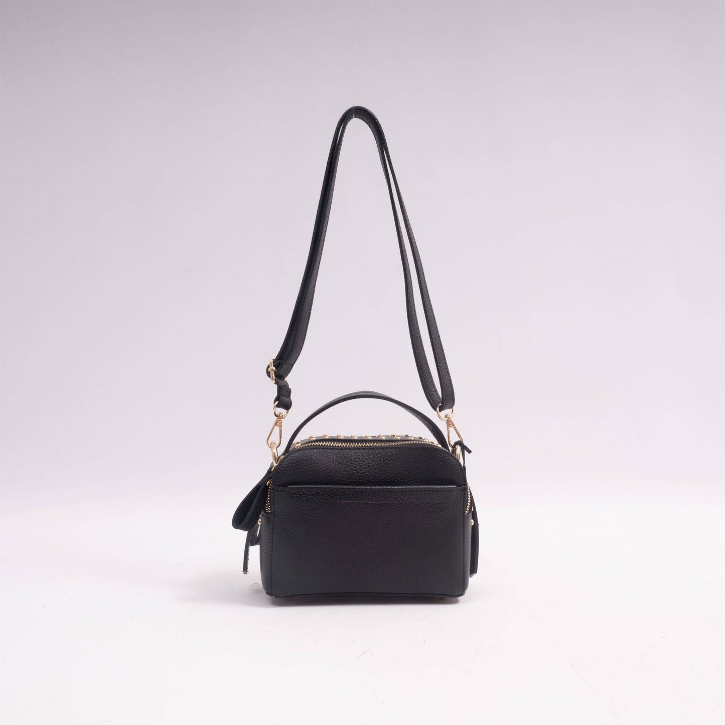 Borsa a tracolla in pelle granulata con borchie
