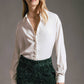 Camicia in raso con bottoni perla