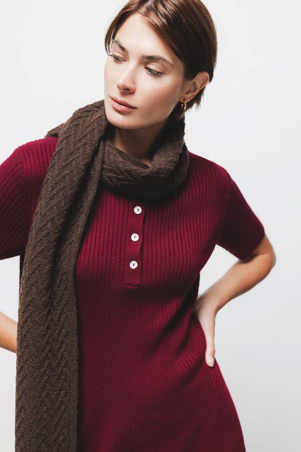 Abito in maglia a coste con colletto polo