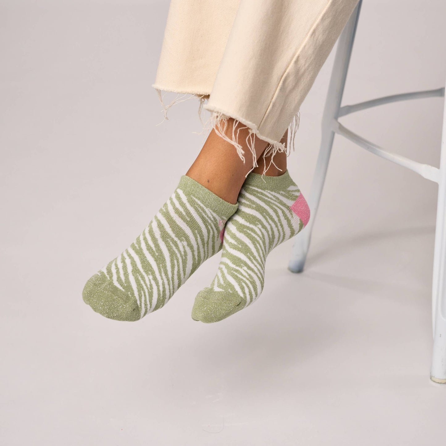 Calzini bassi glitterati zebrati in cotone pettinato verde e bianco