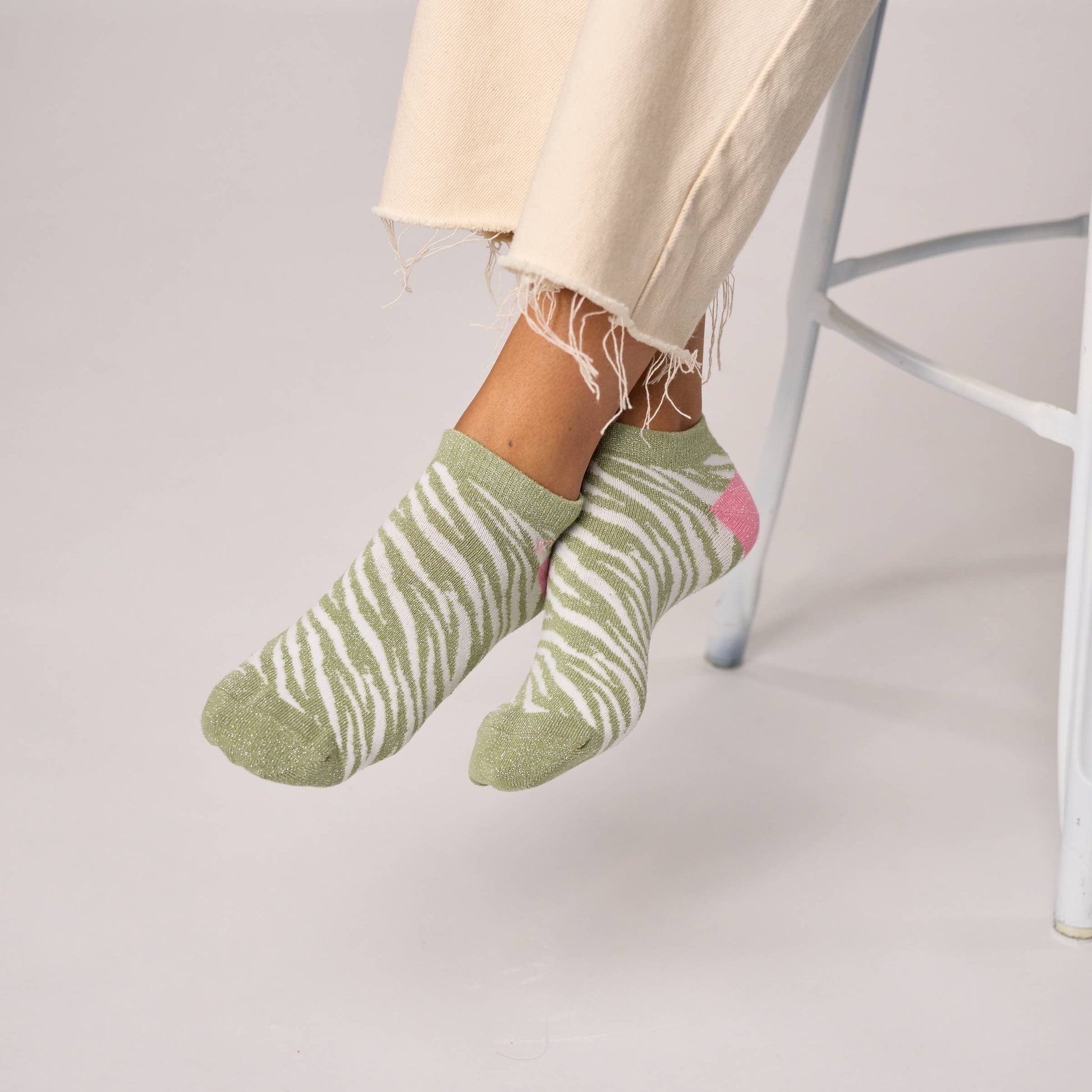 Calzini bassi glitterati zebrati in cotone pettinato verde e bianco