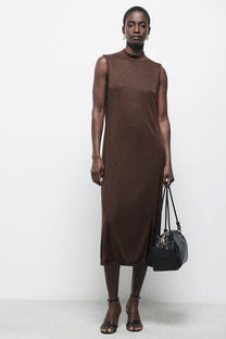 Abito midi con dettagli metallici e cut-out