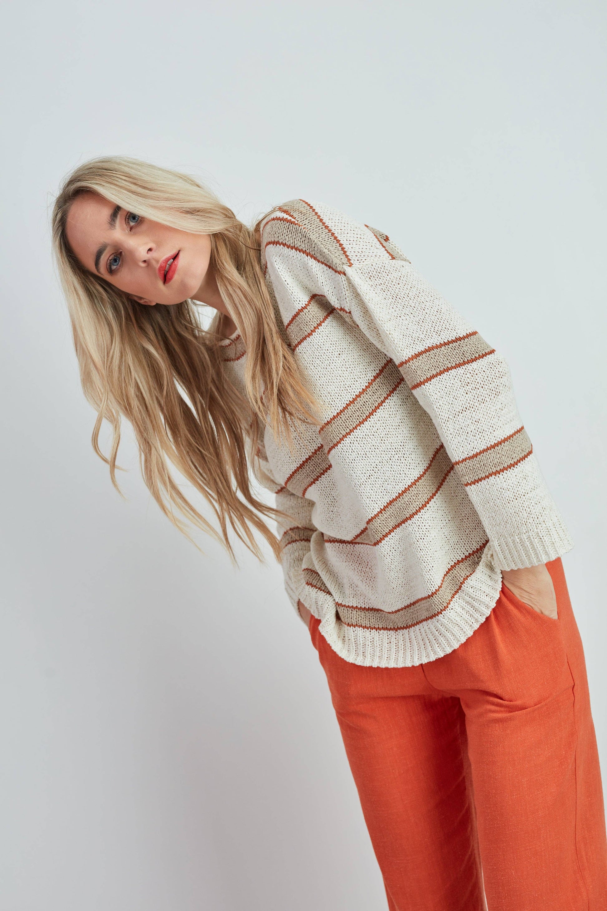 Maglione morbido a righe dal fit comodo