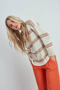 Maglione morbido a righe dal fit comodo