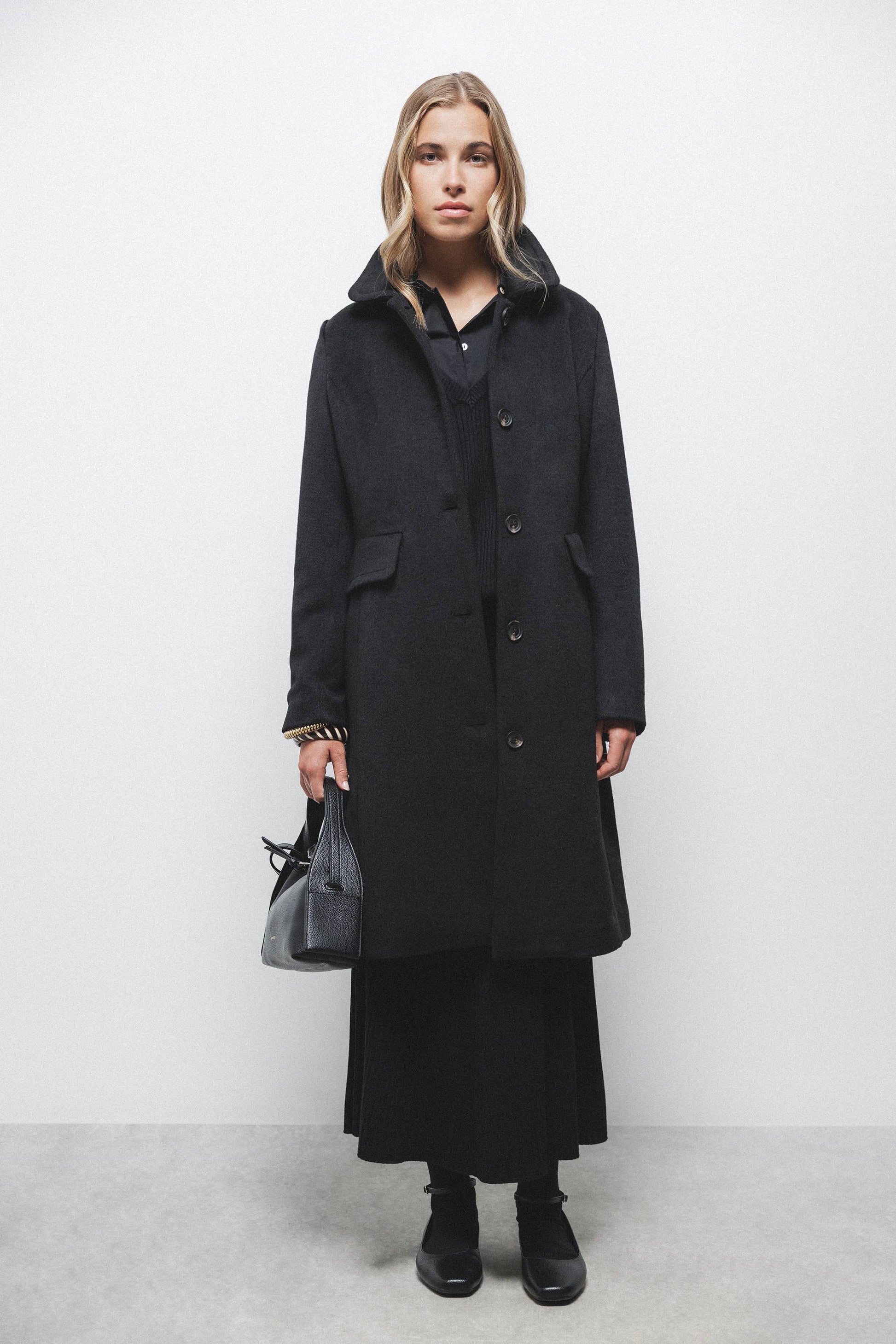 Cappotto lungo minimal con colletto classico