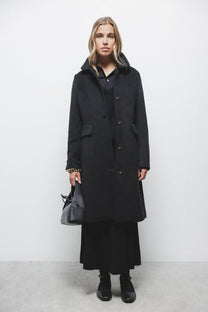 Cappotto lungo minimal con colletto classico