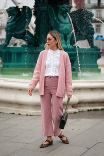 Camicia bianca con volant e collo alto