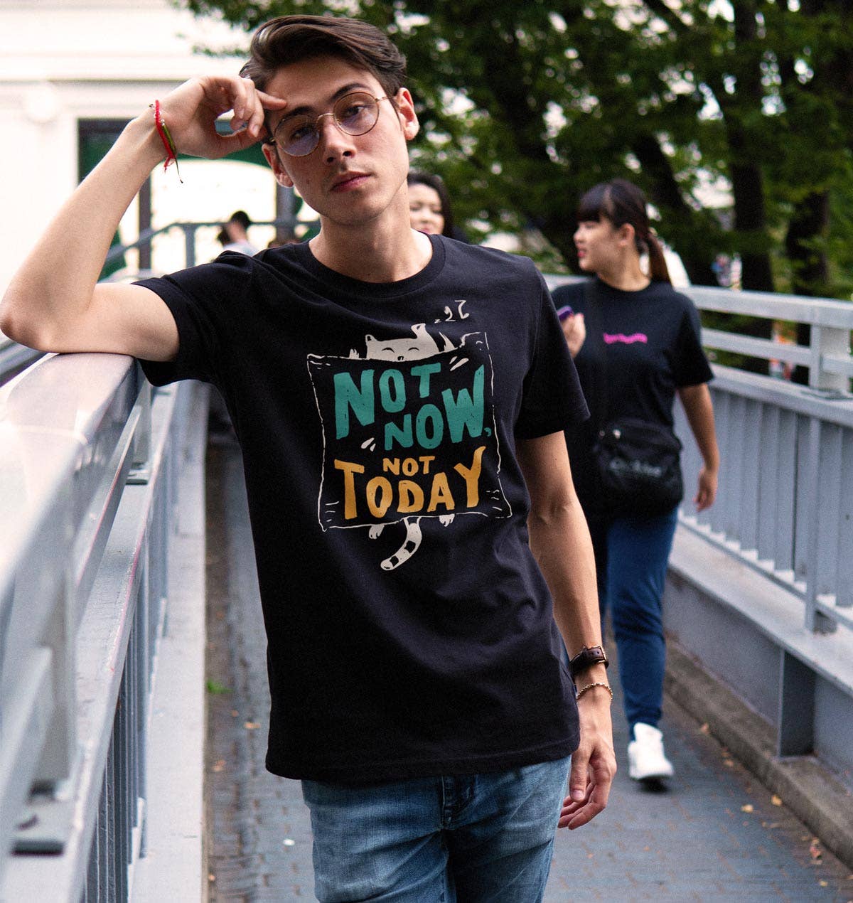 T-shirt unisex “Not Now Not Today” con stampa gatto