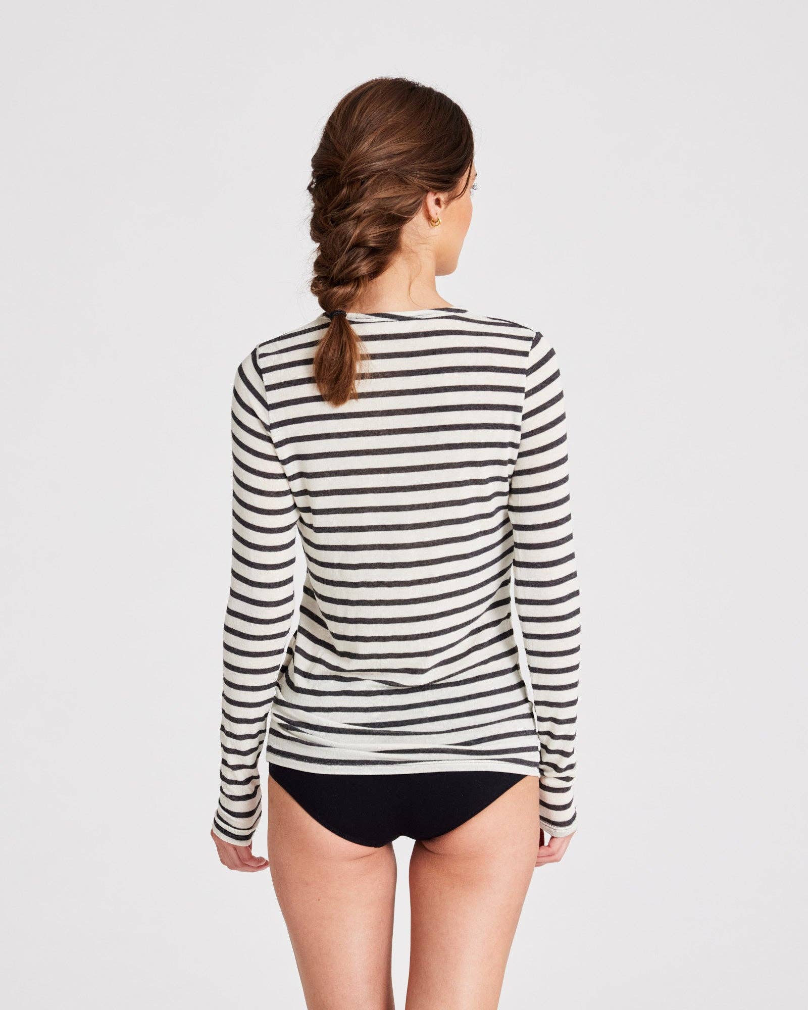 Maglia marinara in lana a righe ecru e grafite