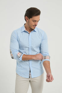 Camicia slim fit azzurro cielo con toppe ai gomiti