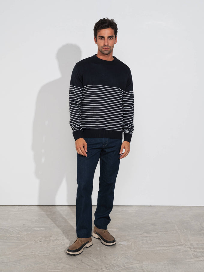 Maglione uomo a righe con bottoni sulla spalla