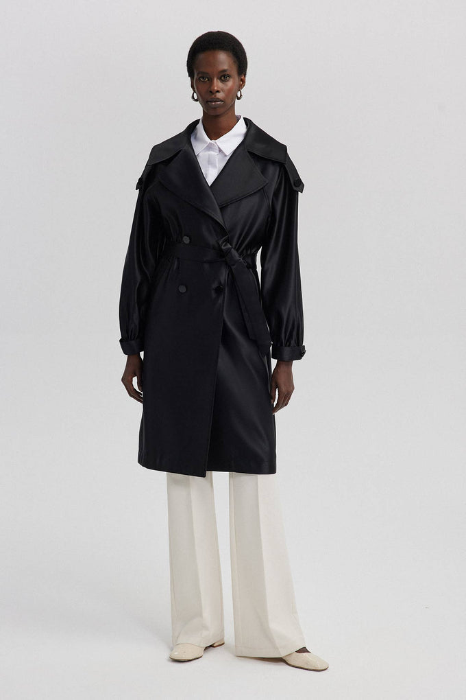 Cappotto trench effetto raso nero con cintura