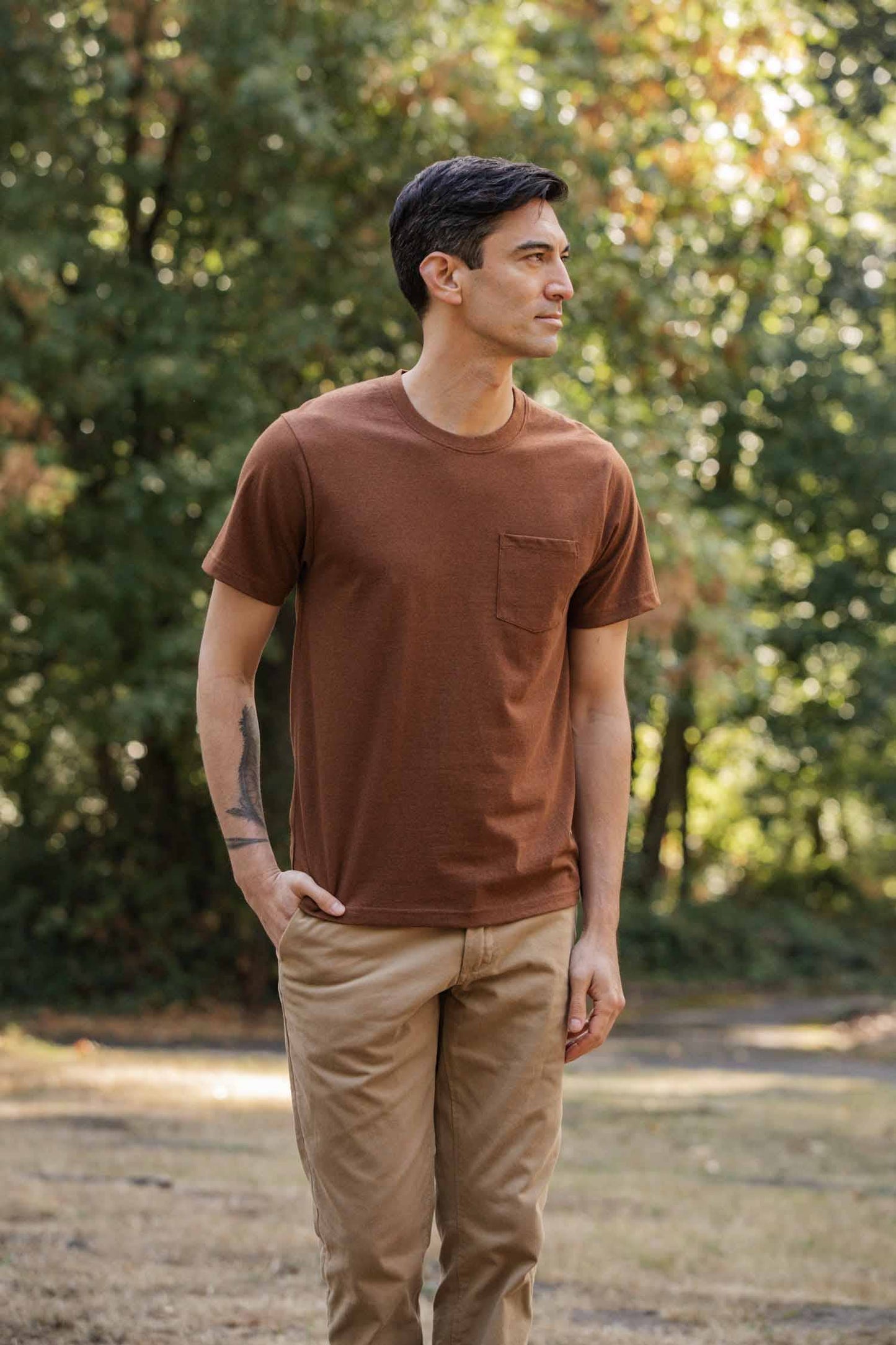 T-shirt riciclata con taschino bronzo