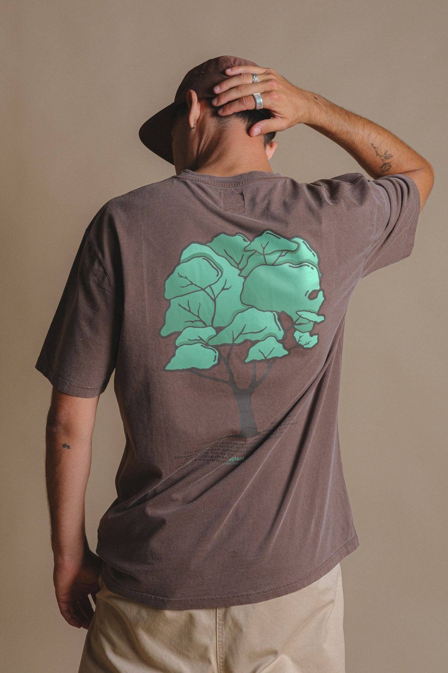 T-shirt Uomo Pigmentata Castagna con Stampa Albero
