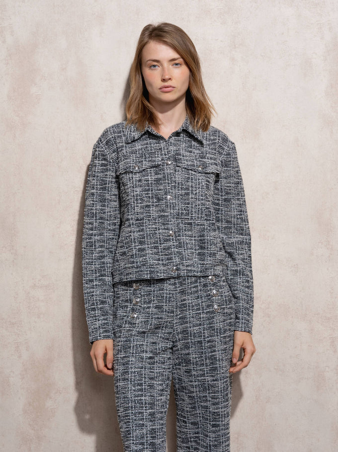 Giacca corta in tweed con bottoni