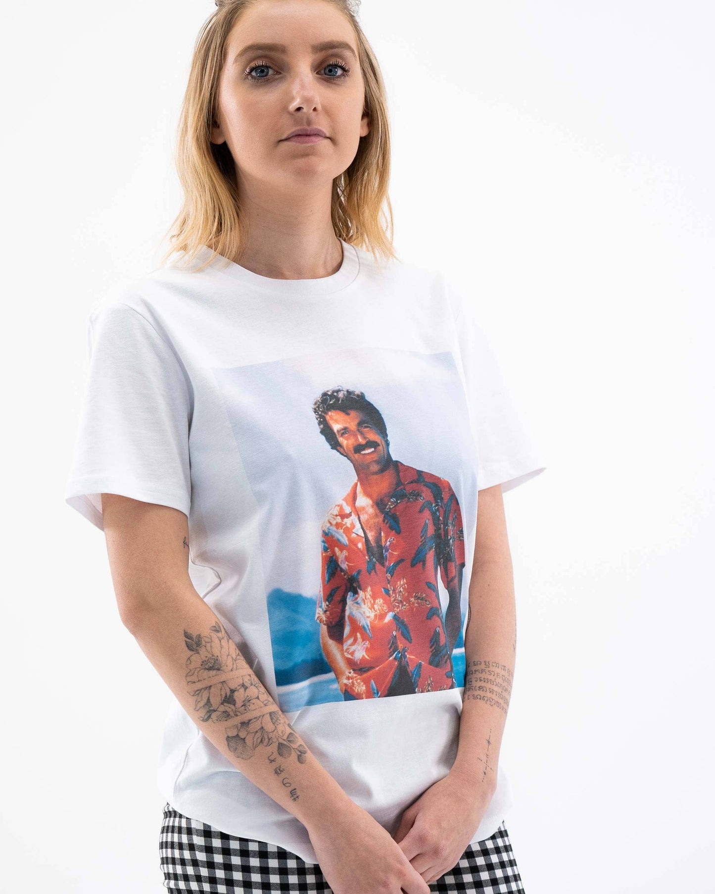 T-shirt Magnum con stampa fotografica e camicia hawaiana