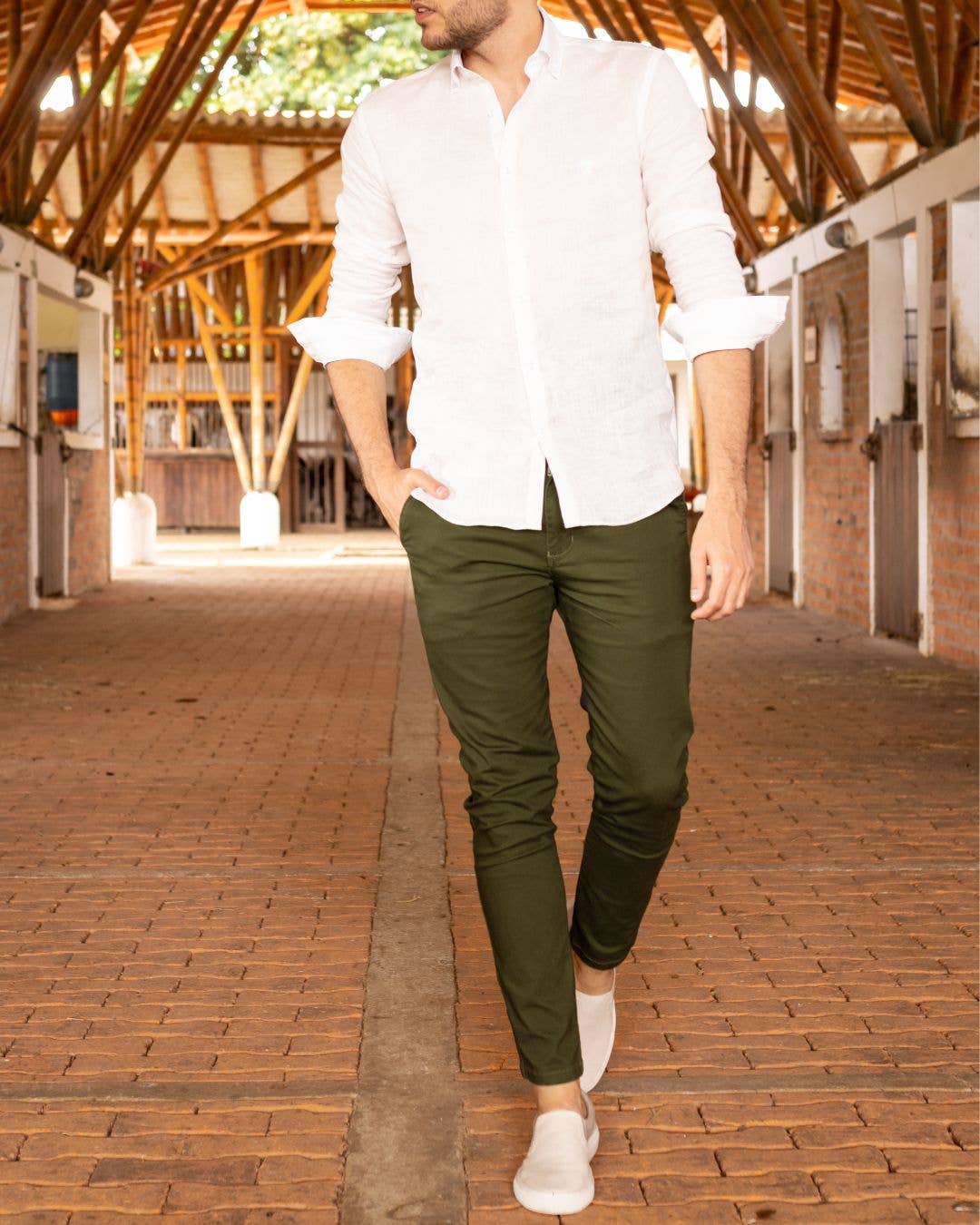 Pantaloni chino elasticizzati verde militare da uomo