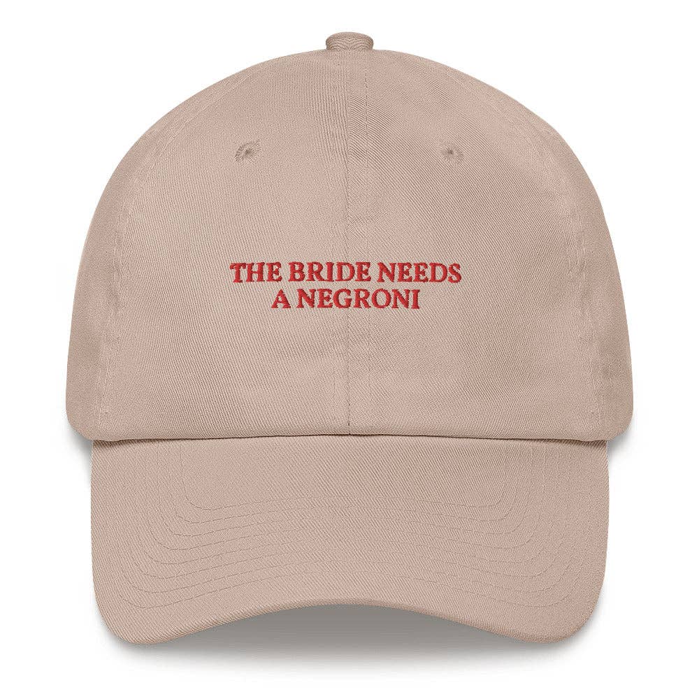 Cappellino ricamato “The Bride Needs a Negroni”