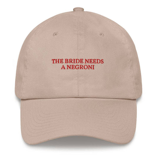 Cappellino ricamato “The Bride Needs a Negroni”