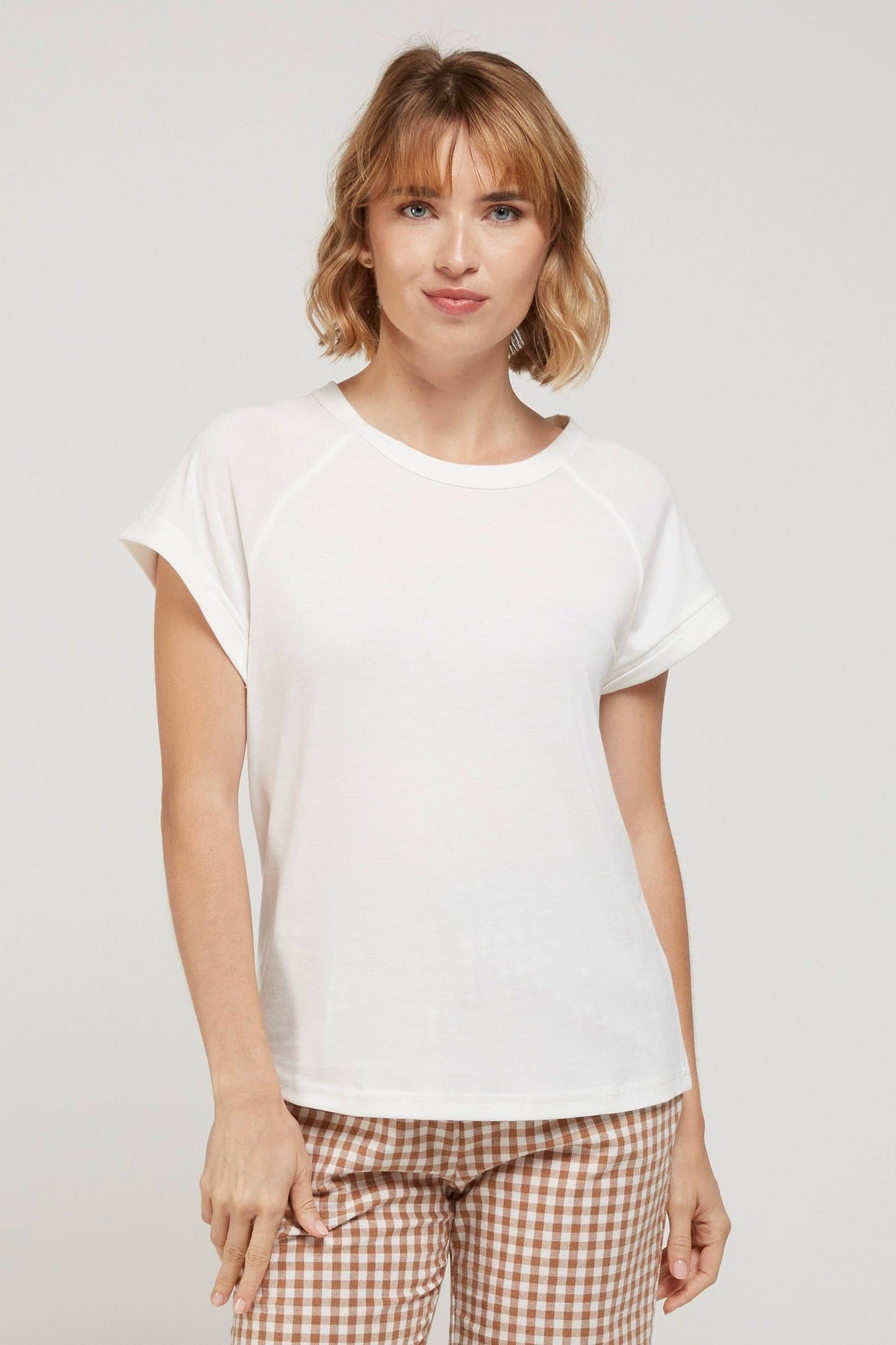 T-shirt essenziale pigmentata da donna crema burro in cotone biologico