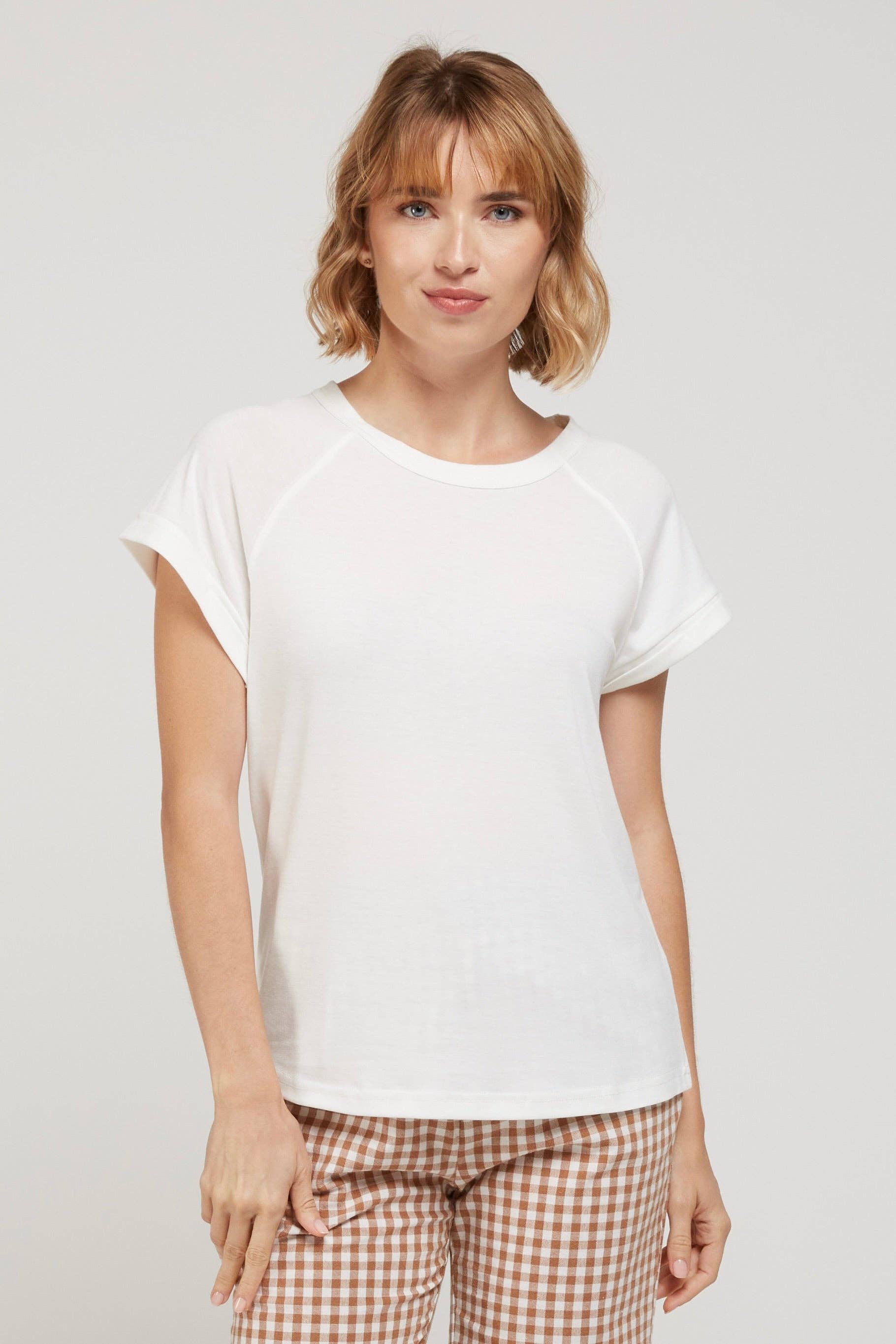 T-shirt essenziale pigmentata da donna crema burro in cotone biologico