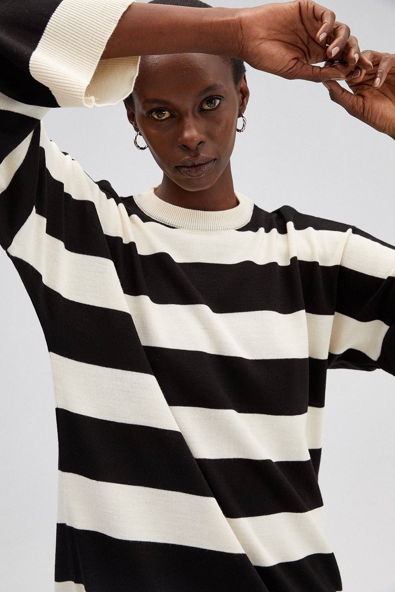 Abito midi oversize in maglia a righe larghe