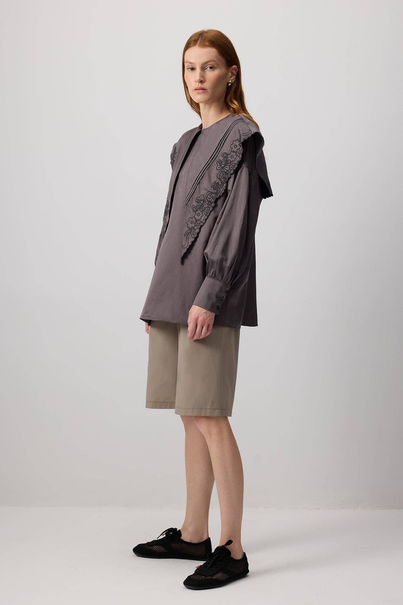 Tunica con maxi colletto ricamato