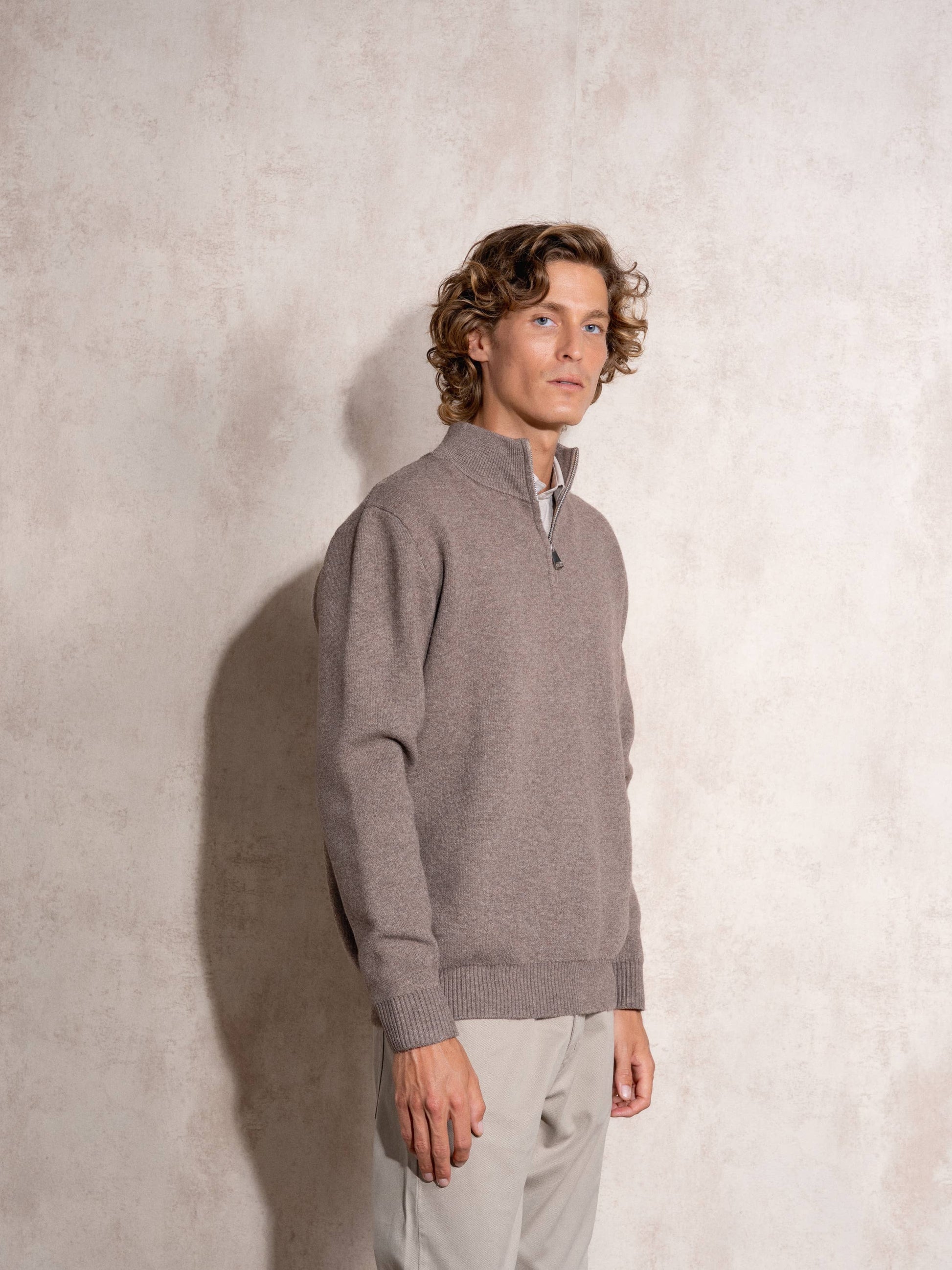 Maglione uomo in maglia con zip al collo