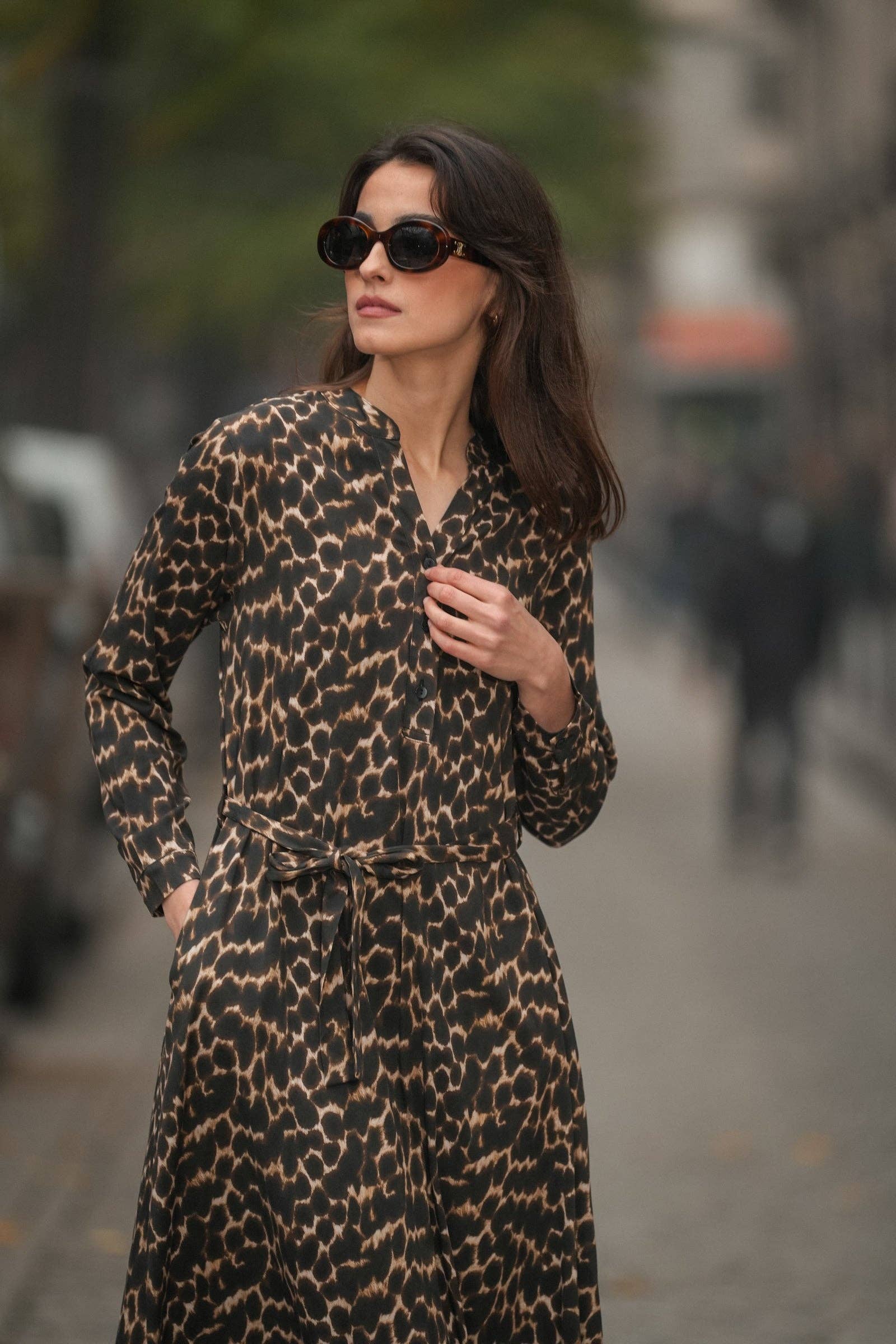 Abito midi animalier in viscosa con cintura