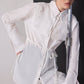 Camicia lunga in popeline écru con pizzo floreale 3D e cintura in vita