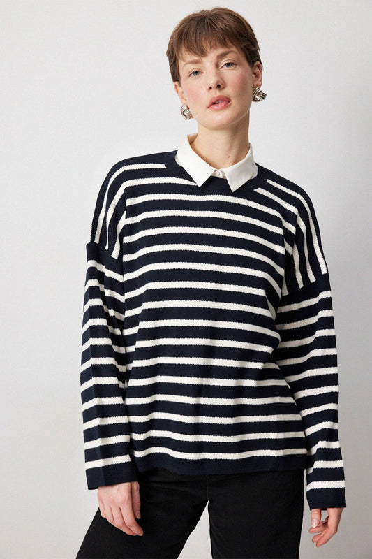 Maglione oversize a righe blu navy