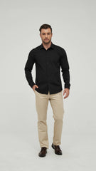 Camicia nera slim fit con collo francese
