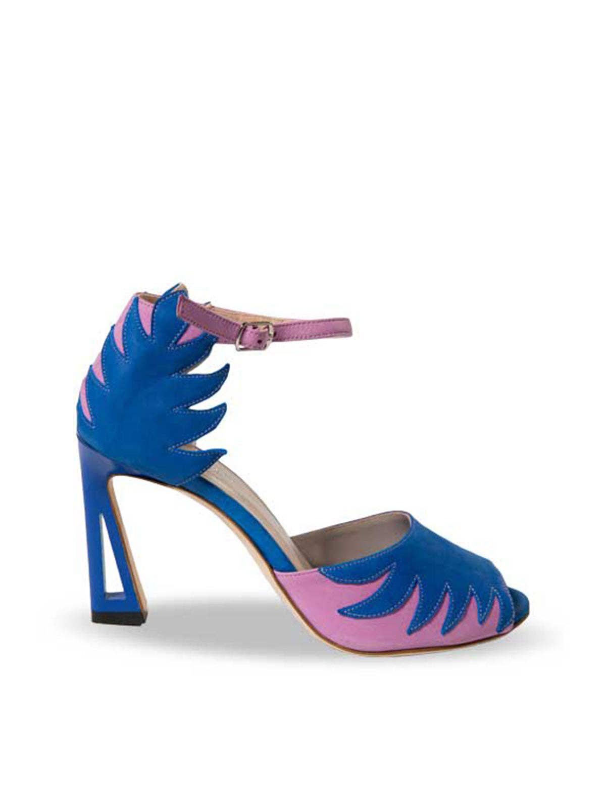 Sandali con tacco lucido e strass