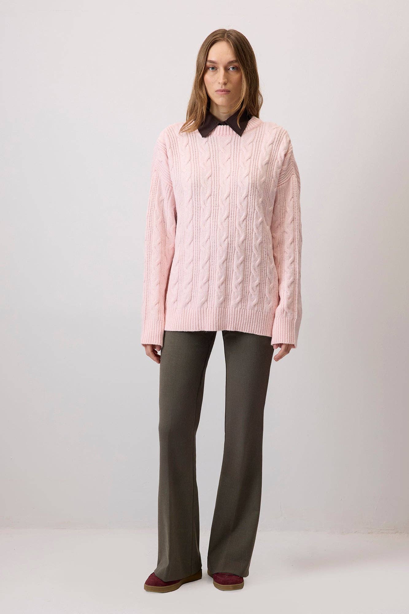 Maglione oversize a trecce rosa