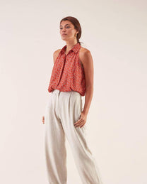 Blusa smanicata stampata in viscosa