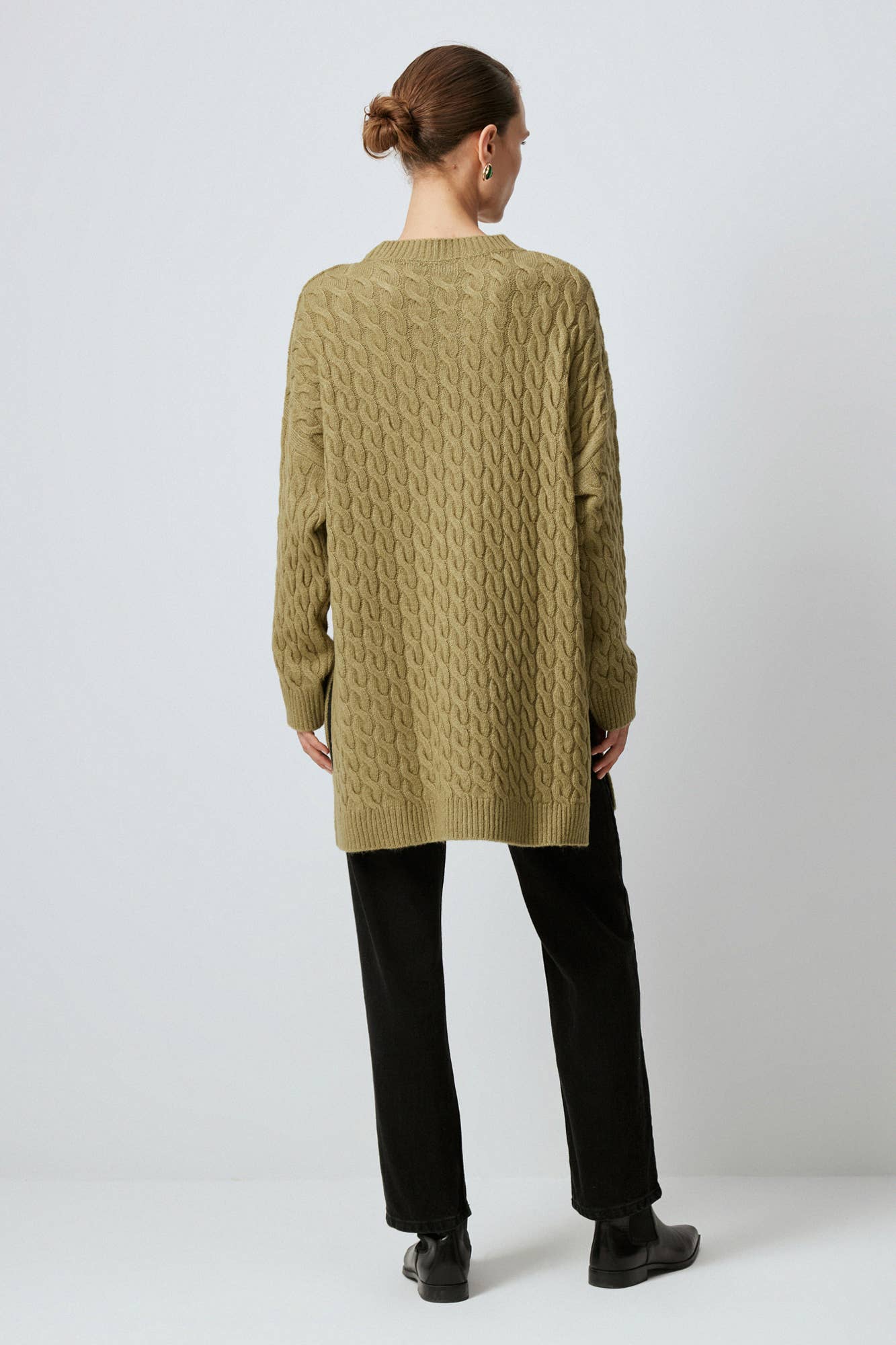 Maglione oversize a trecce verde oliva