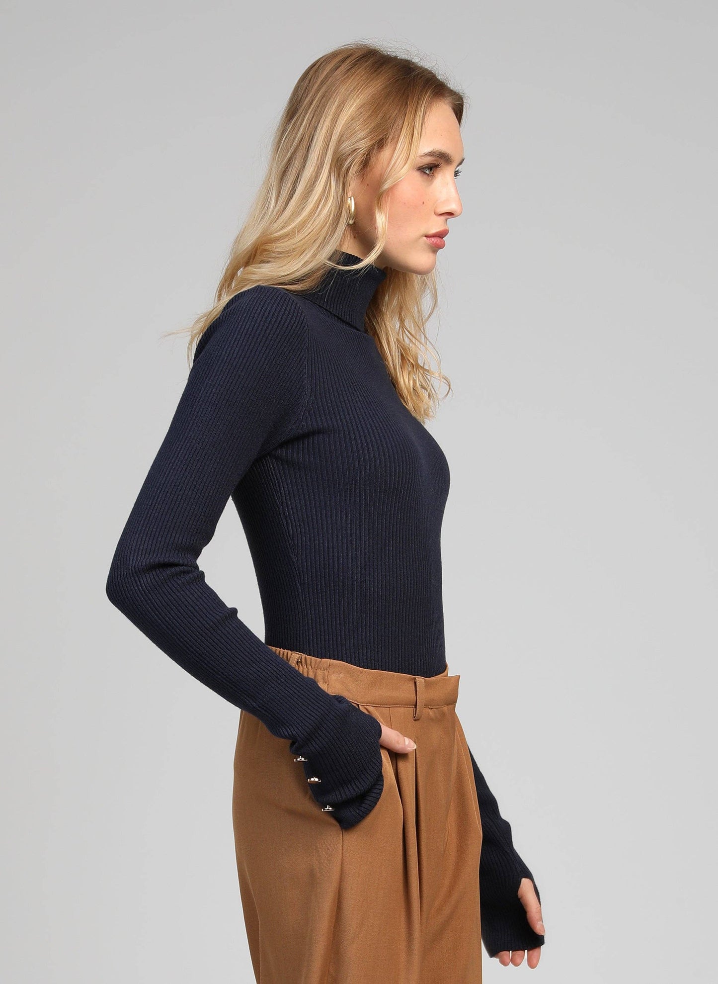 Maglione dolcevita a costine blu navy