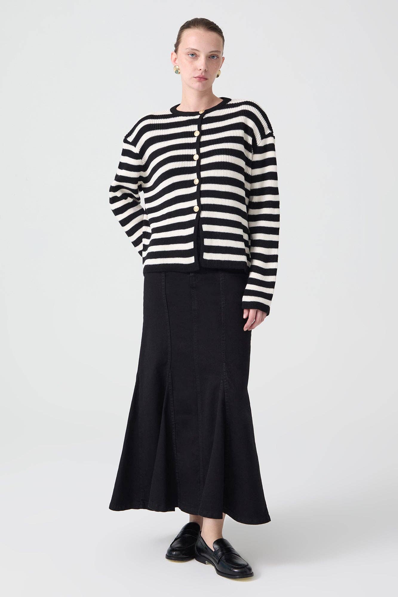 Cardigan corto a righe con bottoni dorati