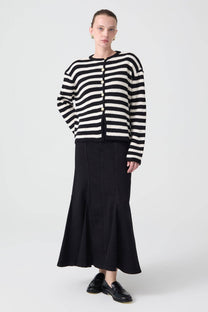Cardigan corto a righe con bottoni dorati