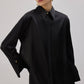 Camicia in raso nera con polsini maxi
