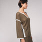 Maglione in maglia traforata con dettagli a contrasto e scollo a V