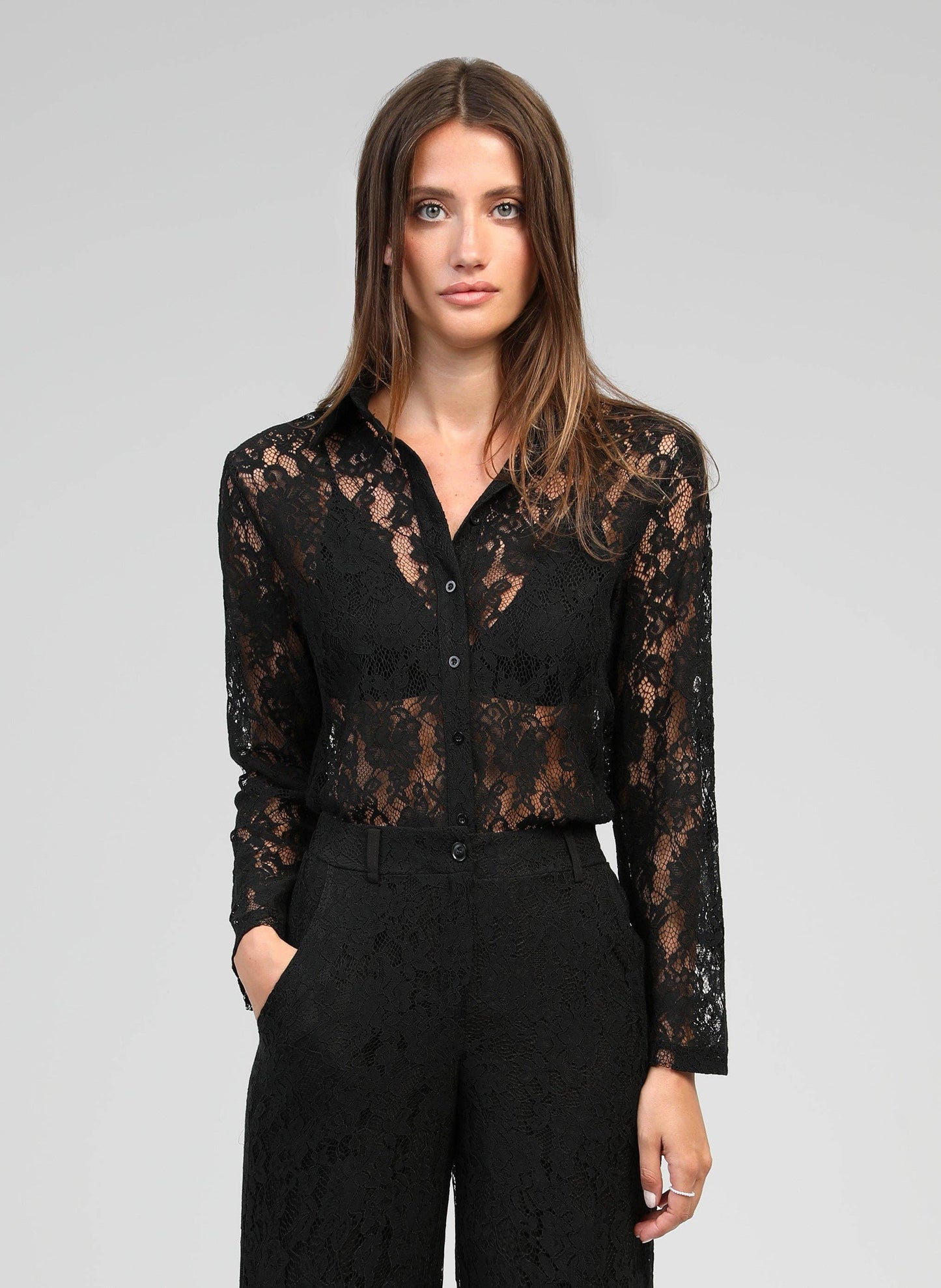 Camicia in pizzo nera Avryno