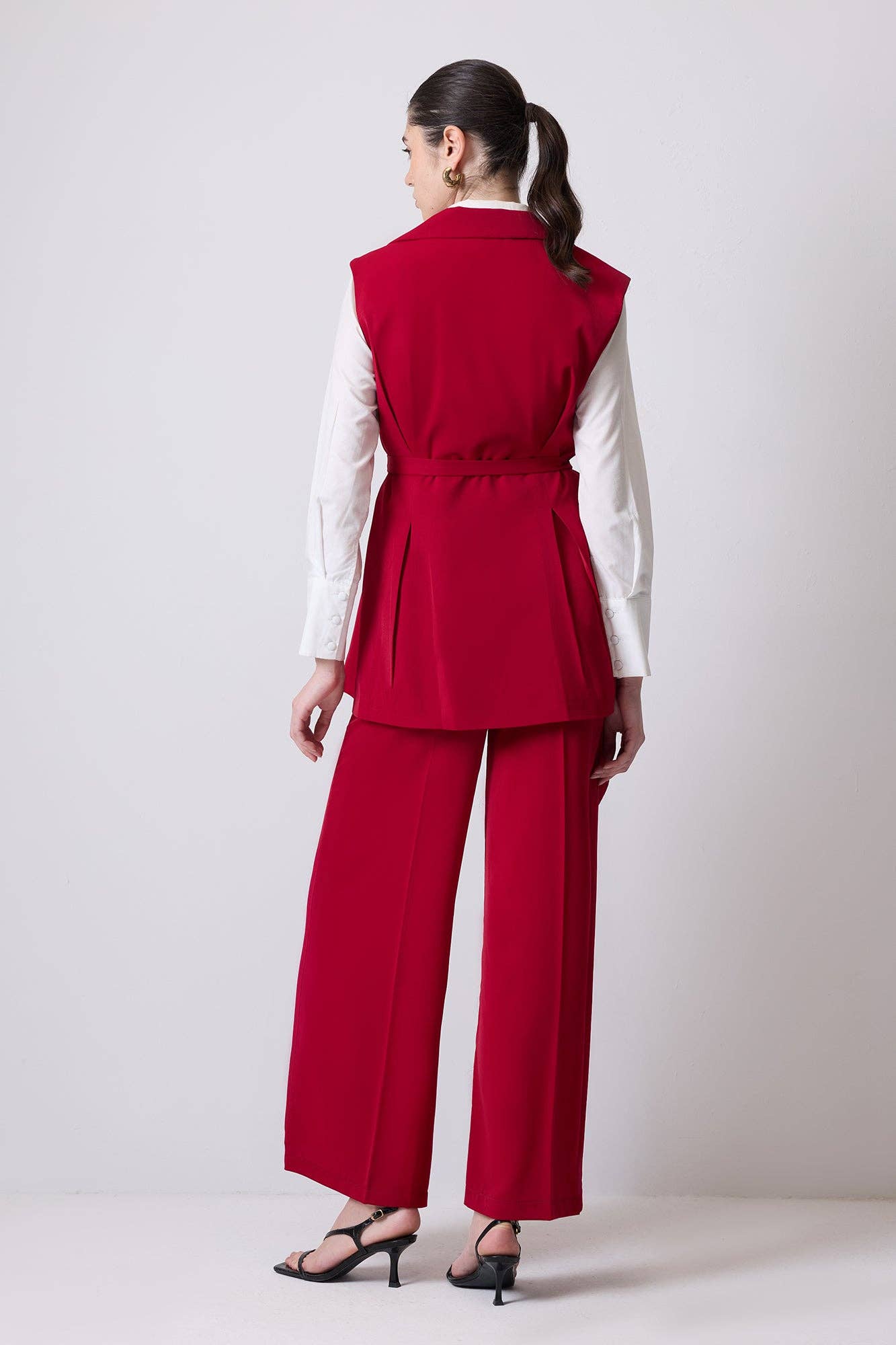 Completo gilet doppiopetto plissettato con pantaloni palazzo