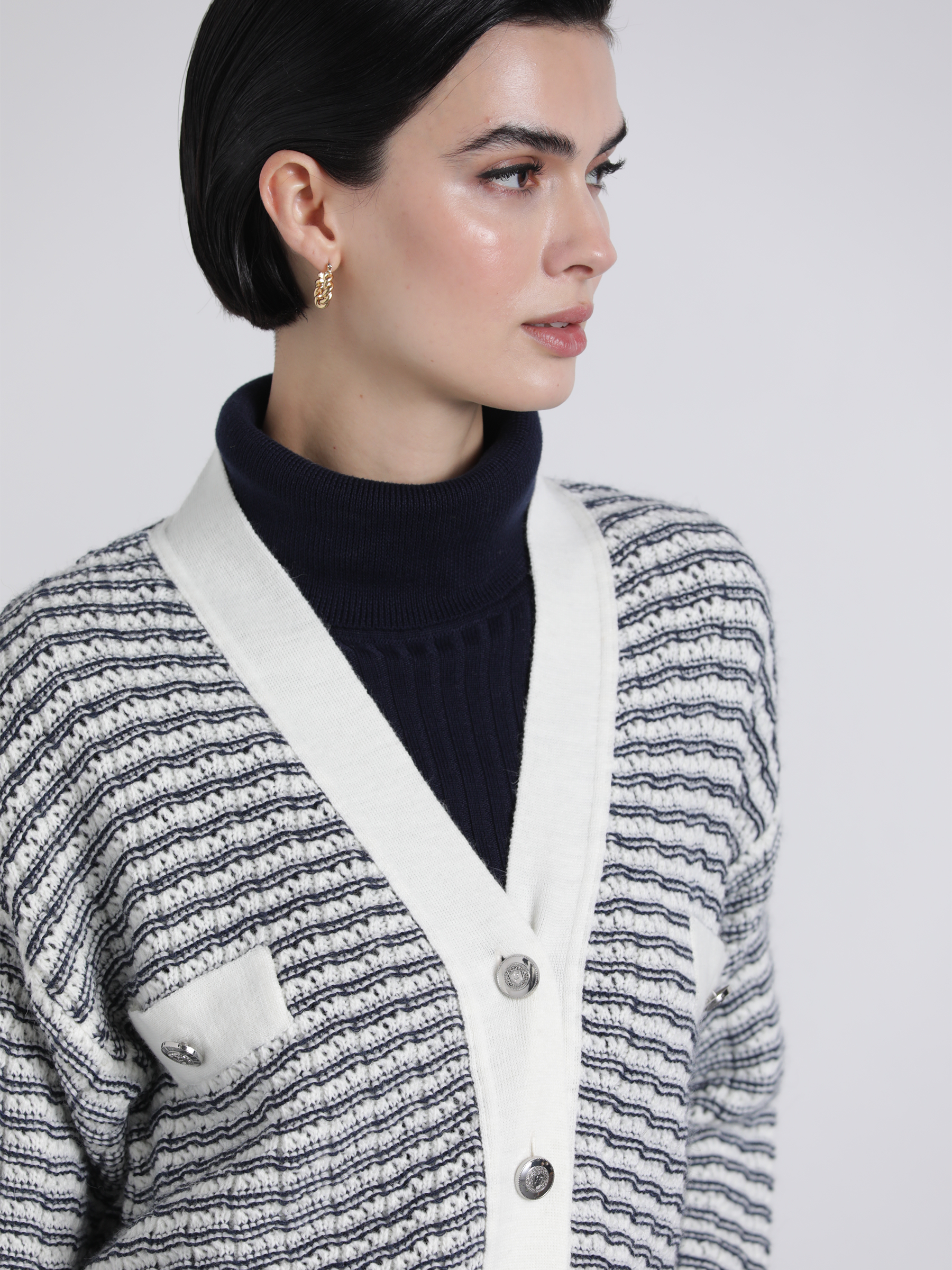Cardigan in maglia bicolore a righe con bottoni