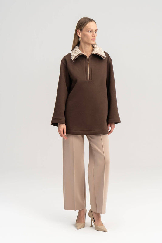 Felpa lunga con collo in eco-pelliccia e zip