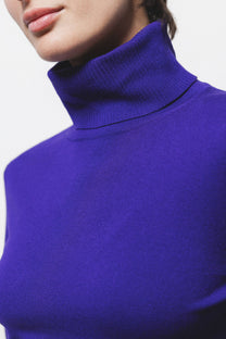 Maglione dolcevita a maglia liscia in viscosa