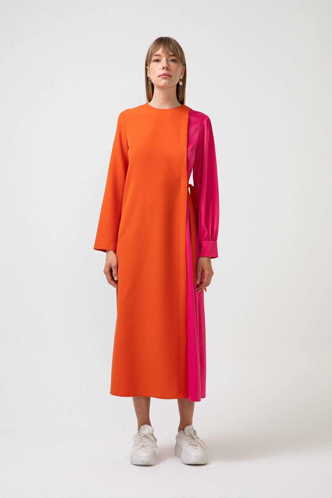 Abito lungo color block con fiocco laterale