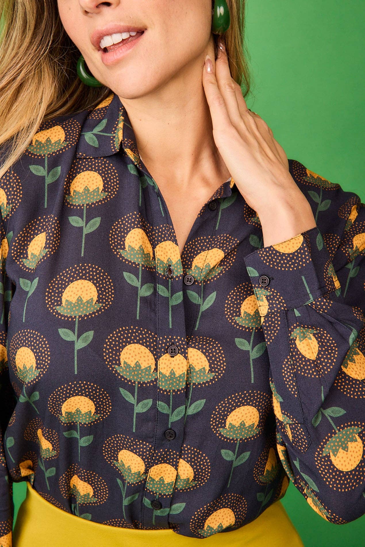 Camicia slim floreale con fiori gialli